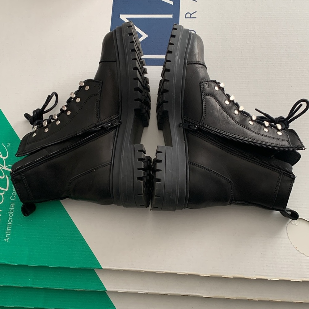 Chabers black size 7.5 leather upper lace-up combat boot with silver hardware - Picture 6 of 9